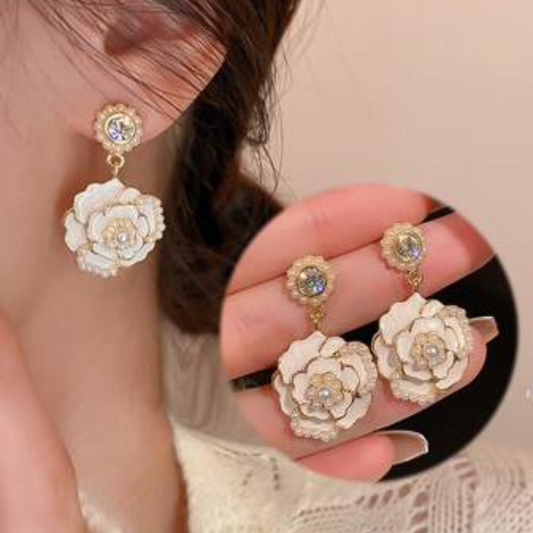 Flower Classy Earrings White