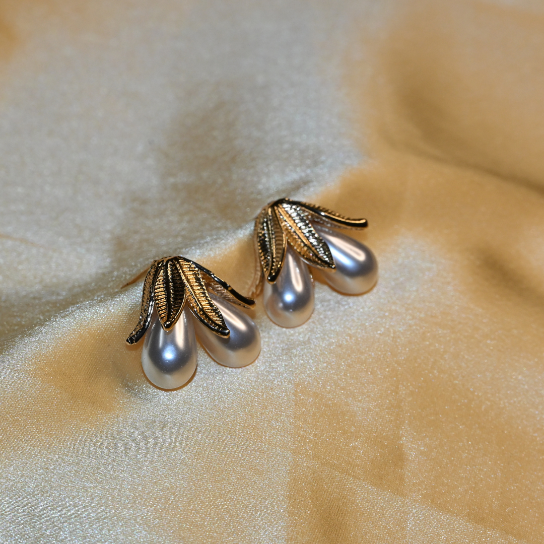 Hanging Pearls Earrings