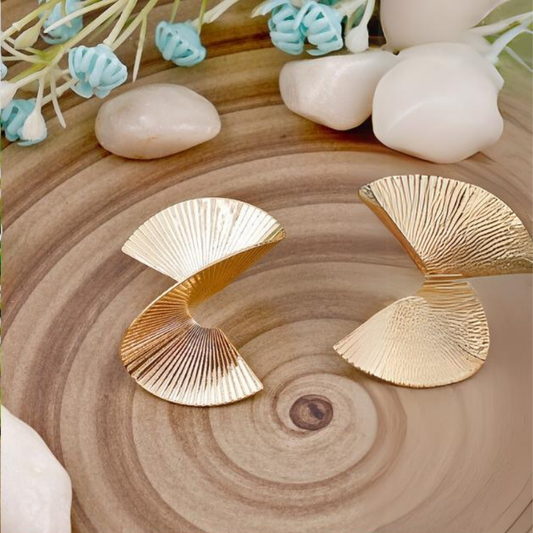 korean style earrings,korean fashion earrings,fancy stylish earrings,new trendy jewellery,inexpensive fashion jewelry,korean earrings,trending earrings designs,Pearl Earrings, Pearl Necklace