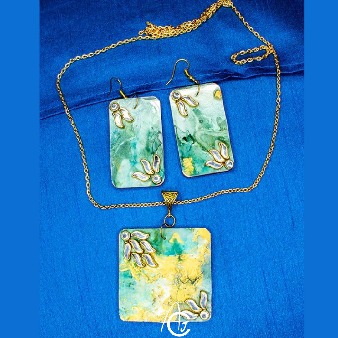 Fluid Necklace Set : Handmade