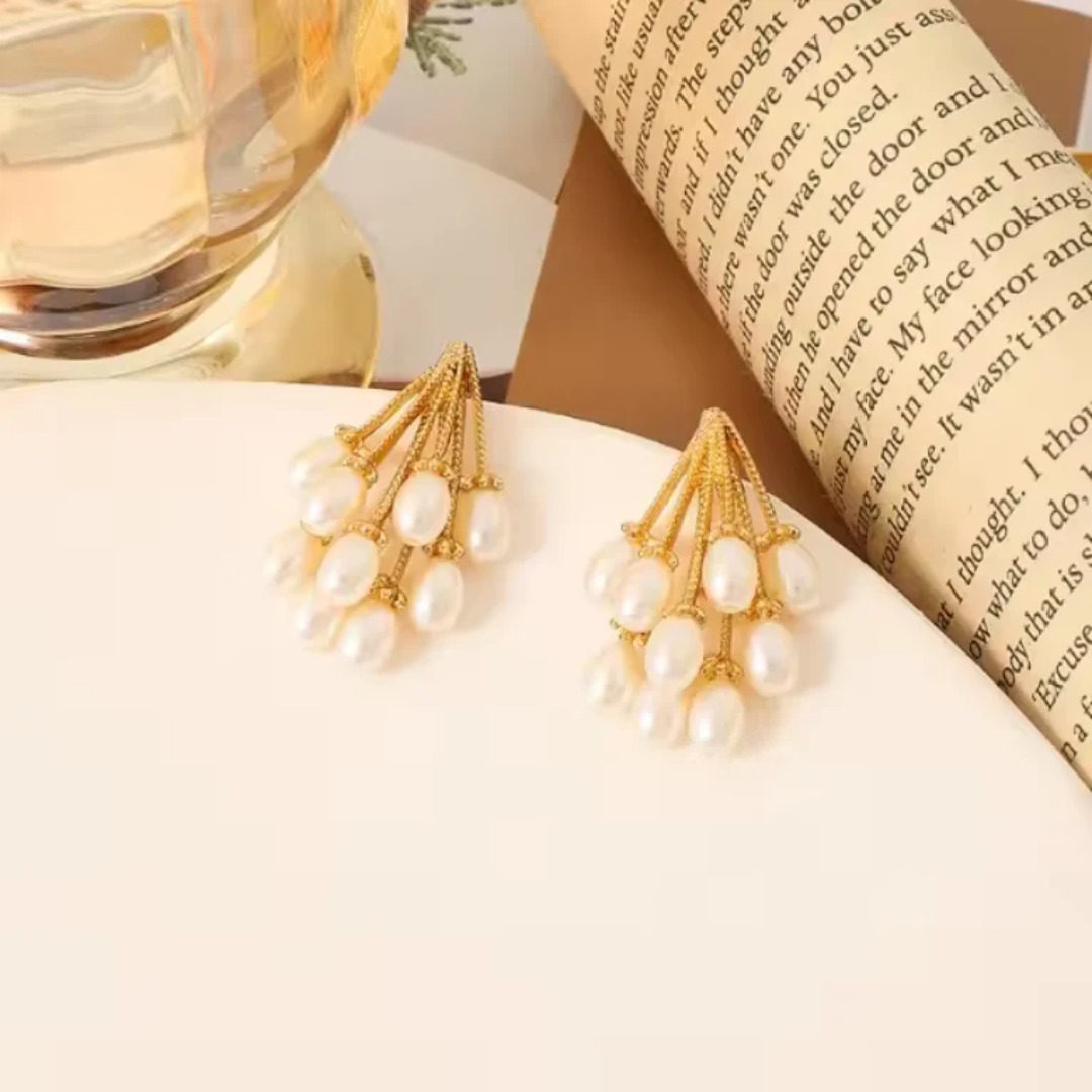 Pretty Pearl Earrings
