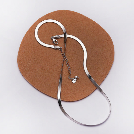 Trendy Fashionista Silver Neckchain