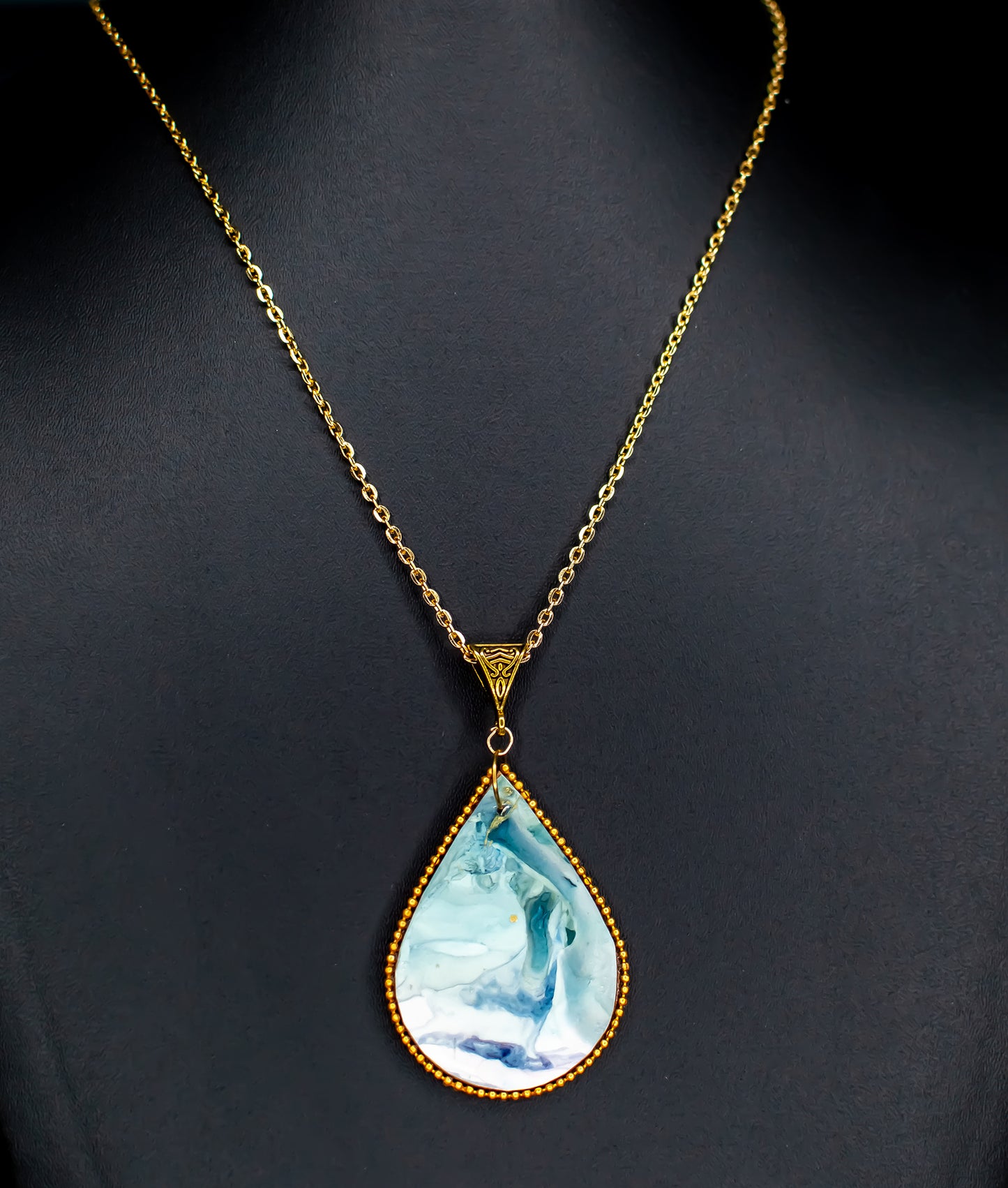 Fluid Necklace : Handmade
