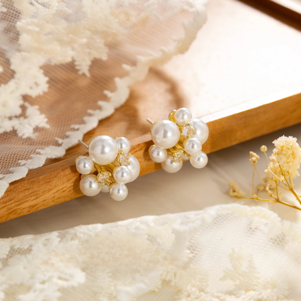 Pearls Bling Studs Earrings