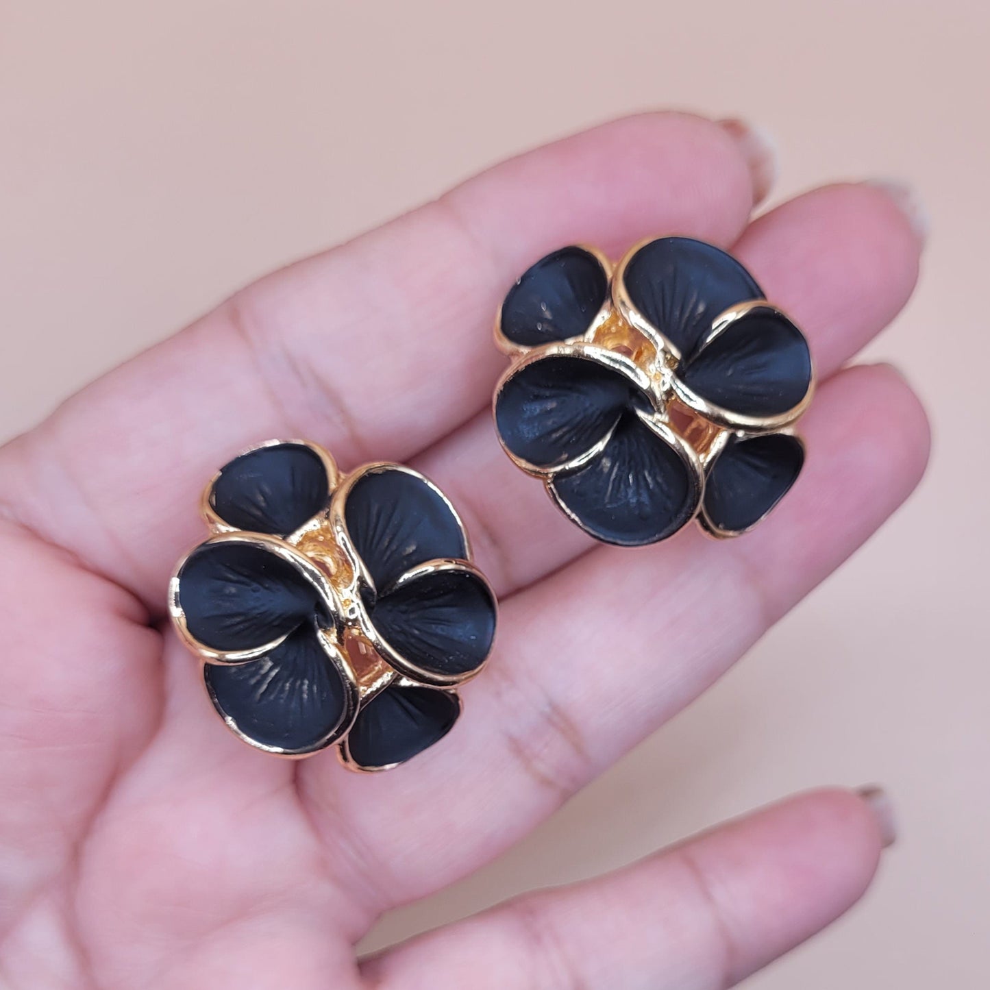 Flower Petal Earrings Black