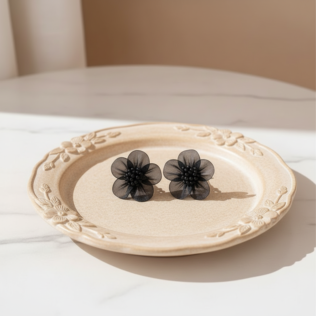 Flower Earrings Black