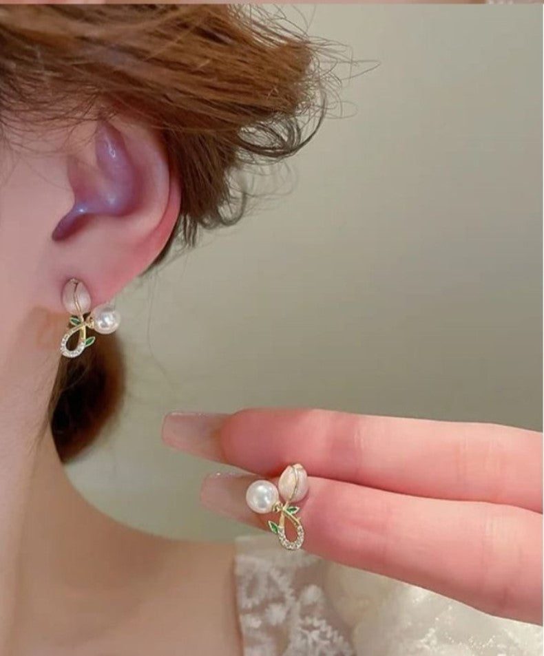 Shiney Daisy Twist Earrings