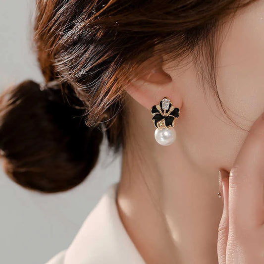 Pearl Flower Earrings Black