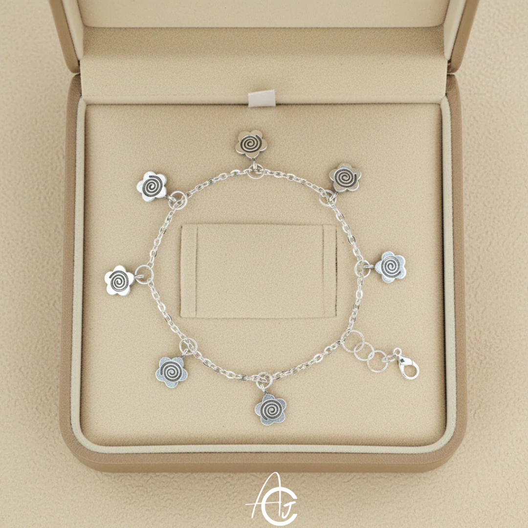 Floral Bracelet : Handmade