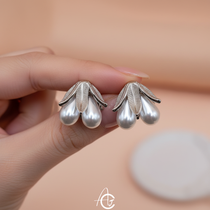 Hanging Pearls Earrings