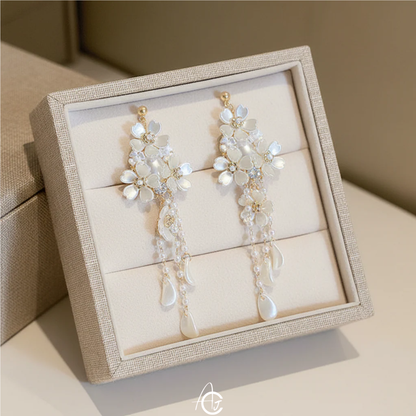 Stetement Flower and Pearl Dangle Earrings