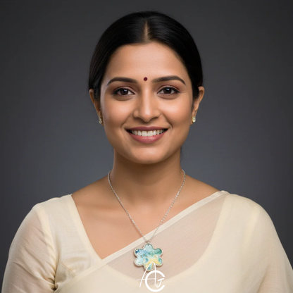 Fluid Necklace : Handmade