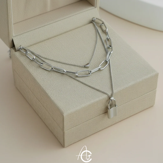 Trendy Fashionista Necklace