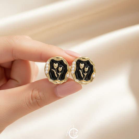 Daisy Studs Black Earring
