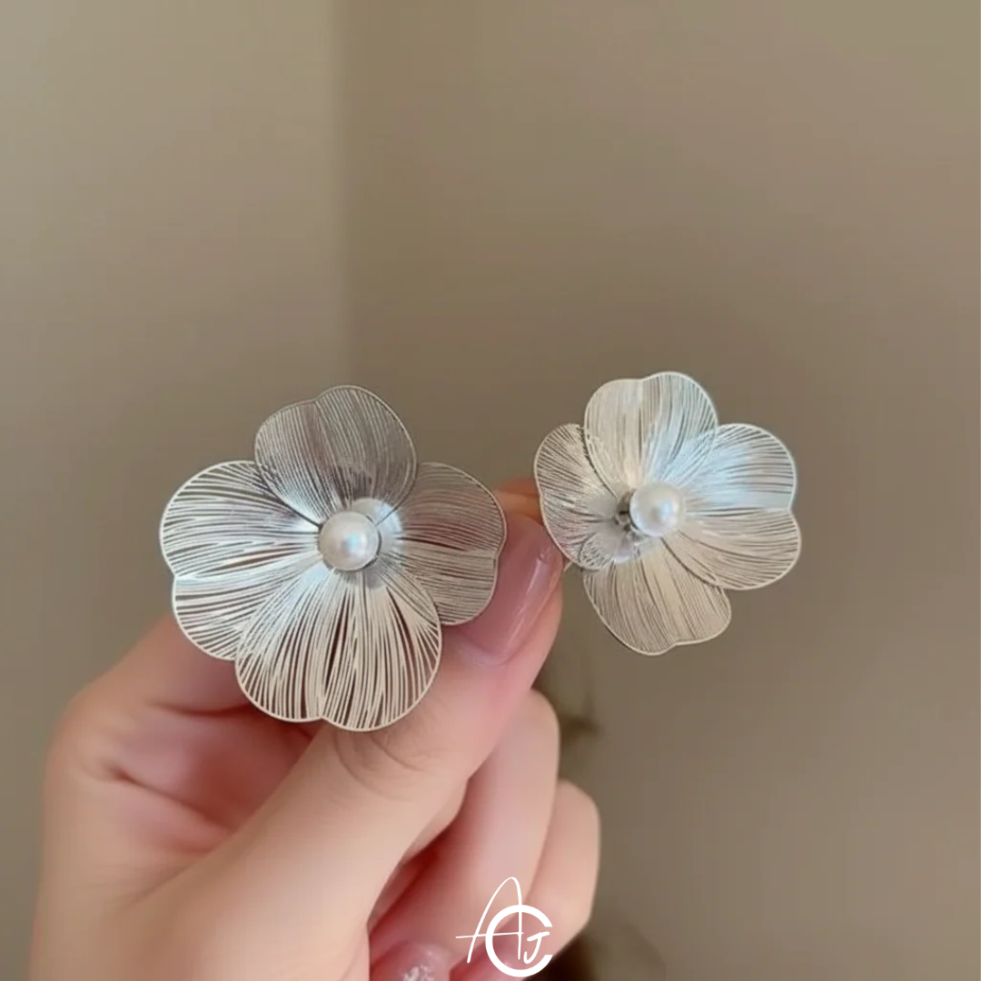 Daisy Silver Earrings