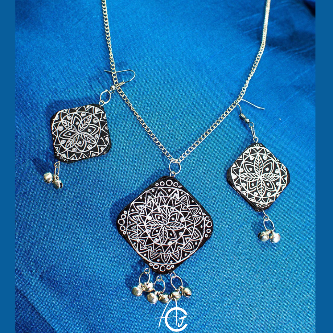 Statement Necklace set, Handpainted : Handmade
