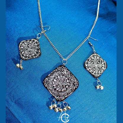 Statement Necklace set, Handpainted : Handmade