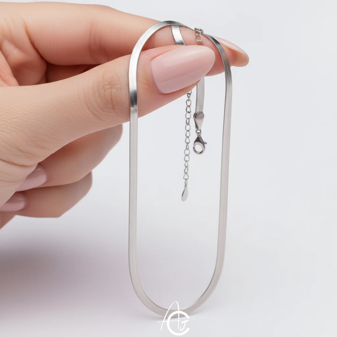 Trendy Fashionista Silver Neckchain