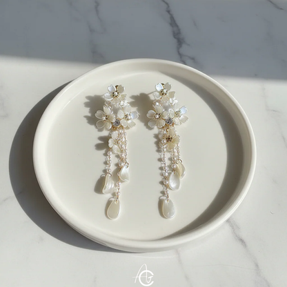 Stetement Flower and Pearl Dangle Earrings