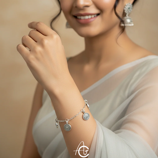 Sofia Bracelet : Handmade