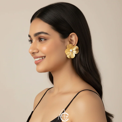Daisy Gold Earrings