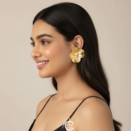 Daisy Gold Earrings