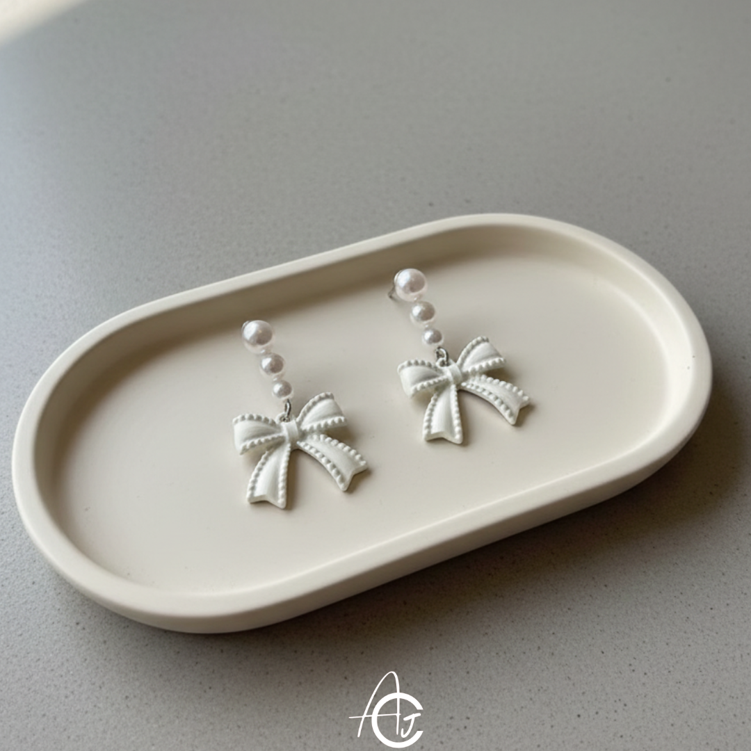 Pearl White Bow Earring