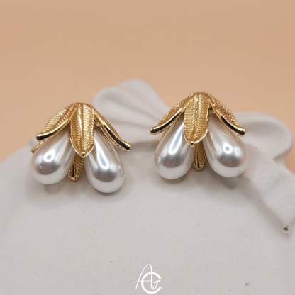 Hanging Pearls Earrings