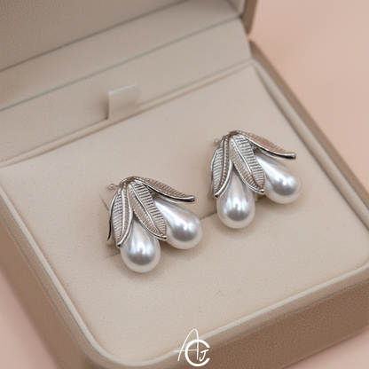 Hanging Pearls Earrings