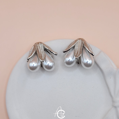 Hanging Pearls Earrings