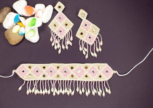 Pari Embroidered Necklace Set : Handmade