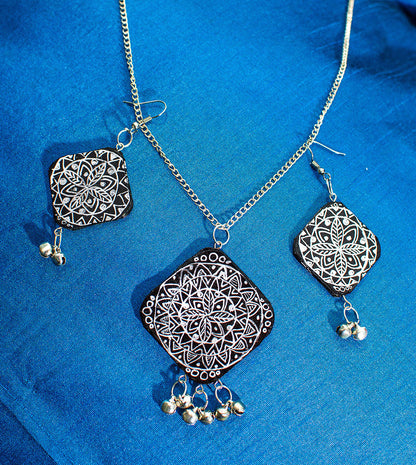 Black Necklace set, Handpainted : Handmade