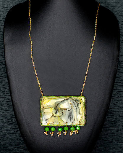 Green Fluid Necklace : Handmade