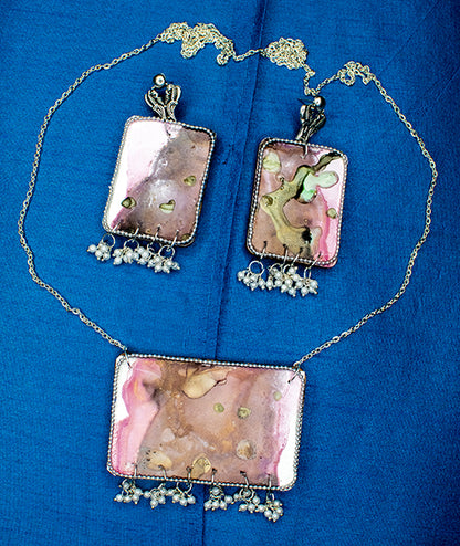 Shalu Fluid Necklace Set : Handmade